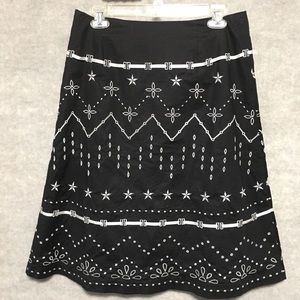 NWOT RIBBON & EMB BLACK & WHITE SZ 6 SKIRT